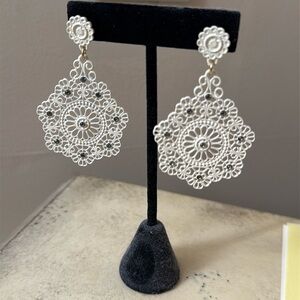 Elegant Cream Lace Earrings